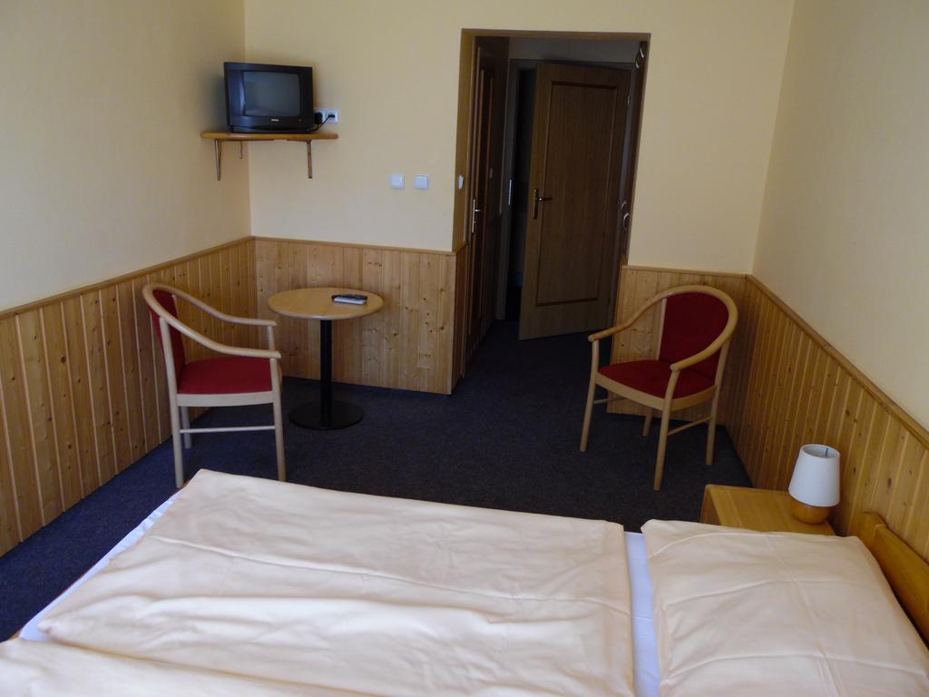 Penzion Velke Darko Skrdlovice Room photo